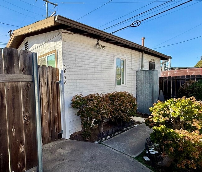 Cozy Studio, 1 Bath rental in Normal Heights for Rent - Cozy Studio, 1 Bath rental in Normal Heights for Rent