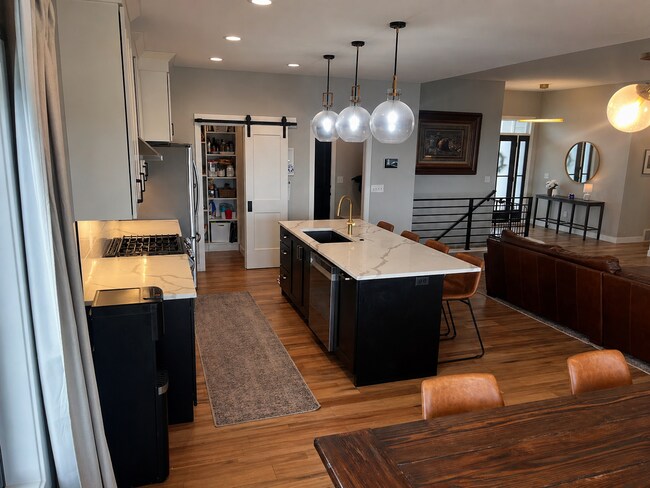 Photo - 1624 W Legacy Dr