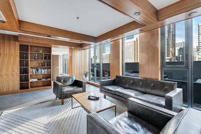 Building Photo - 1010-1016 6 St SW