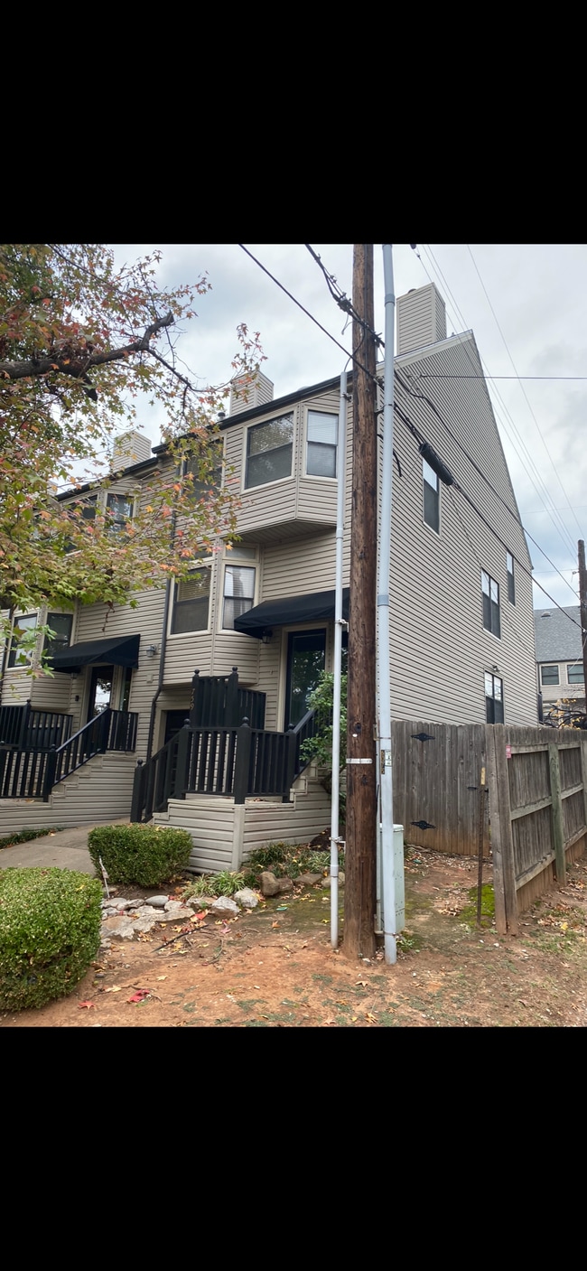 759 W 13th St
