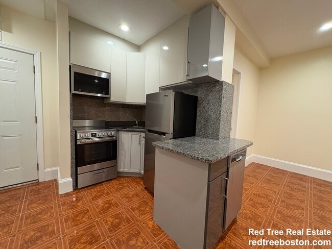 Photo - 69 Babcock St Unit 7