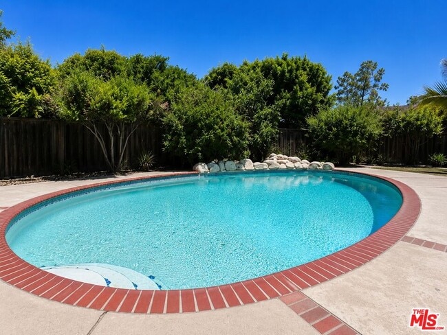 Photo - 6462 Franrivers Ave