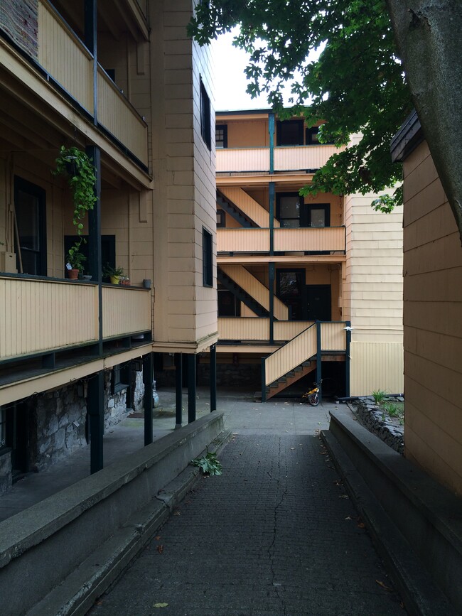 Rear ramp used by Horse and Carriage - 324 N G St Apartment Unit 324