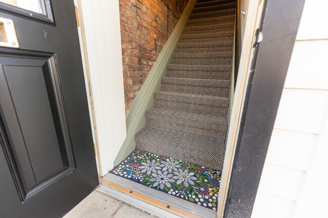 Photo - 318 W State St Unidad 318