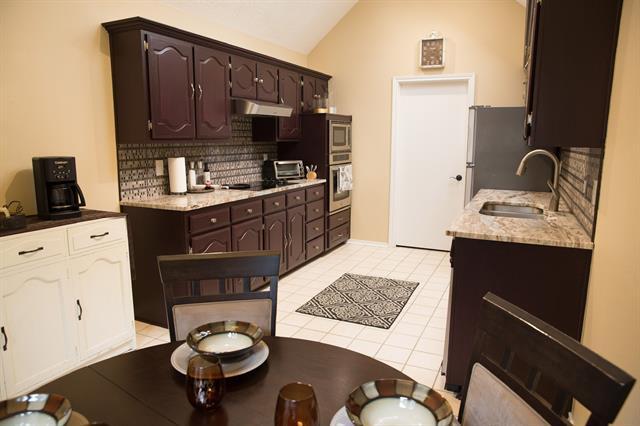 Photo - 200 Supreme Ct