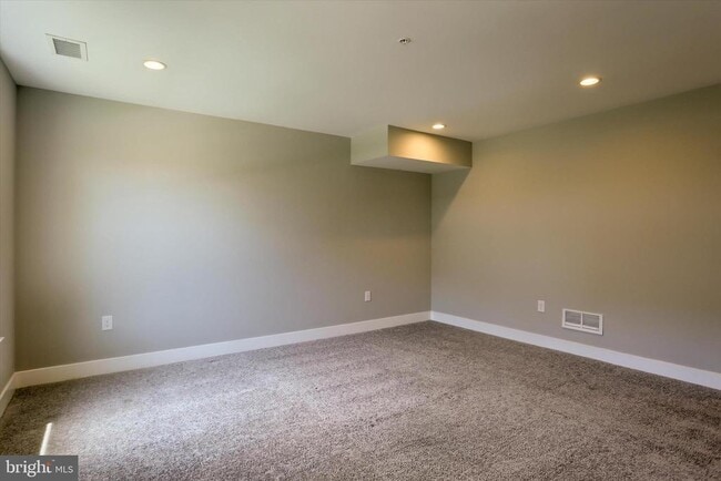 Photo - 320 Walnut St