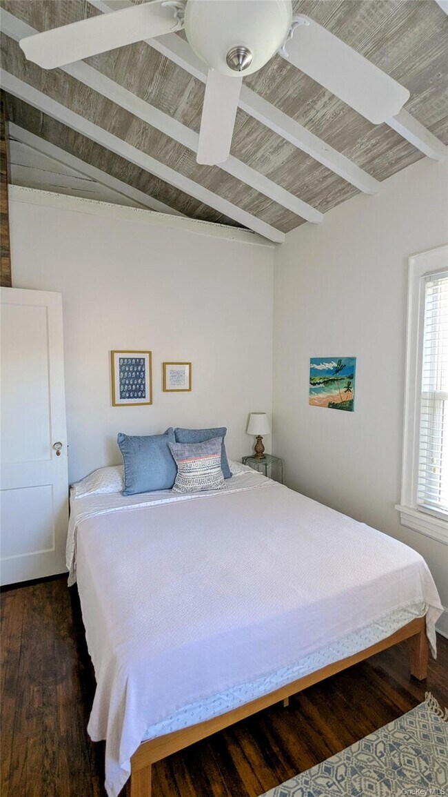 Photo - 28 E Walnut St