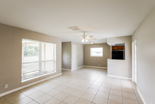 Photo - 5901 NW 15th St