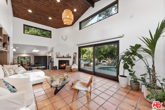 Photo - 1362 Old Topanga Canyon Rd