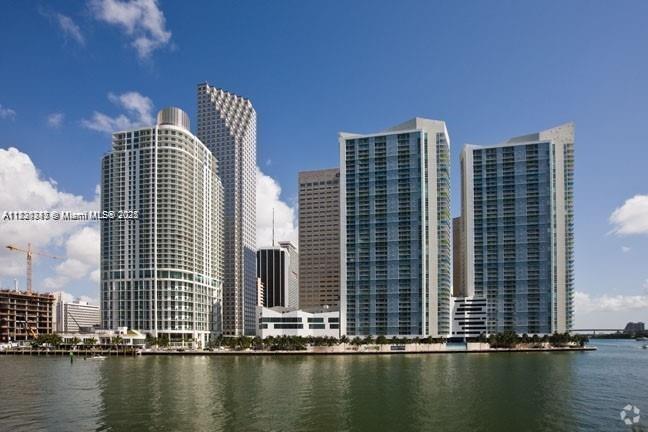 Building Photo - 300 S Biscayne Blvd Unit T-2803 Rental