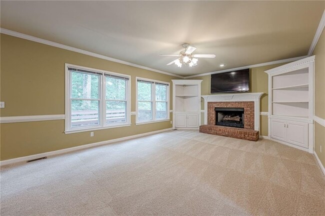 Photo - 461 Braidwood Walk NW