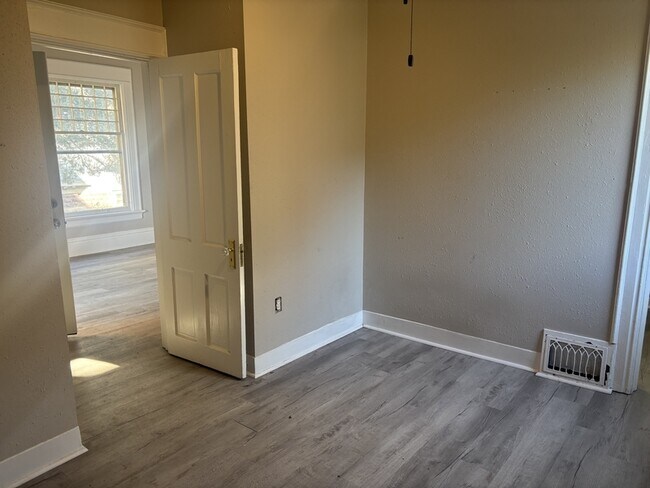 Photo - 1534 3rd Ave SE