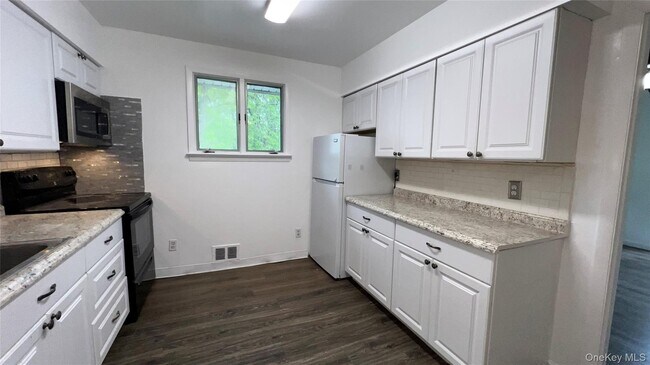 Photo - 315 W Main St Unit Apt B