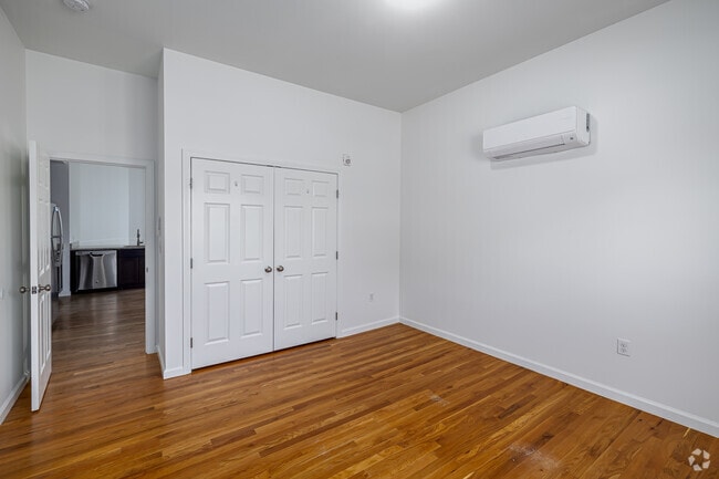 2BR, 1BA - Bedroom