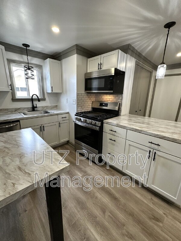 Building Photo - 24 Manchester Ave Unit #1