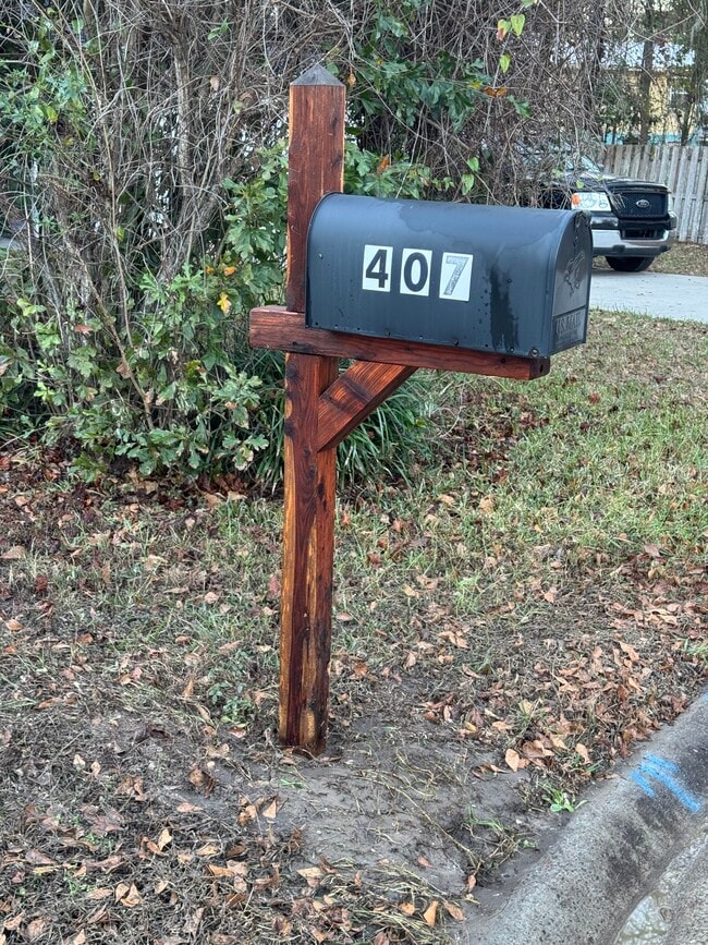 Photo - 407 Royal Pines Way