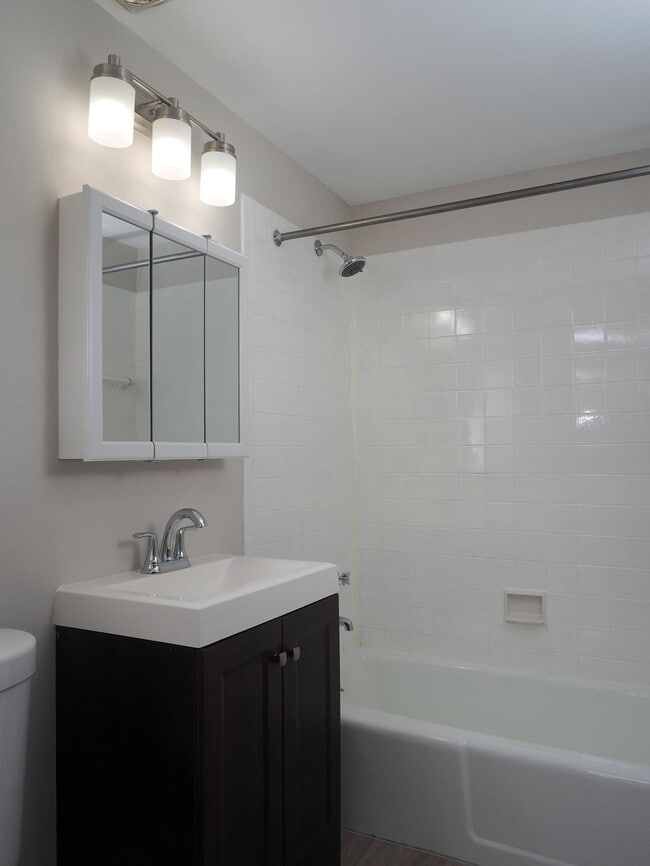 Enclave West Hartford / Parc West