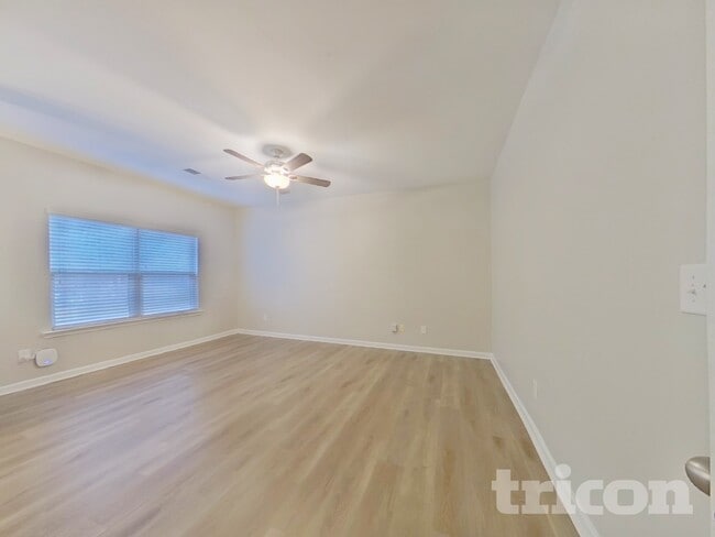 Photo - 3333 Lowland Dr