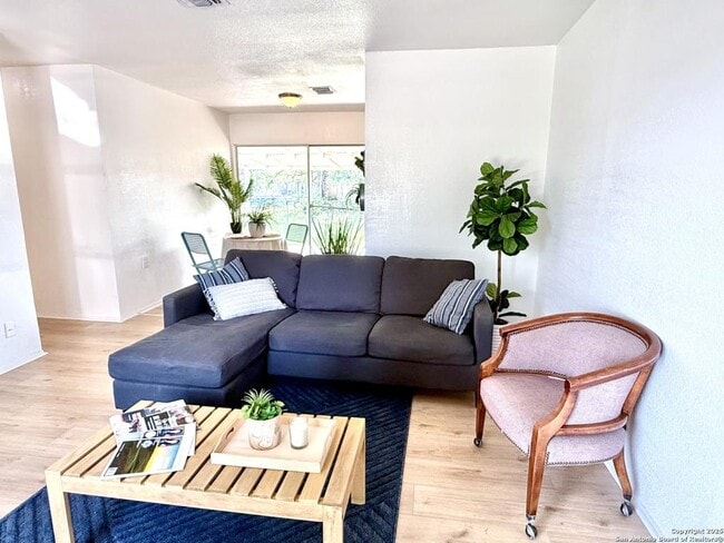 Photo - 4723 Castle Rose