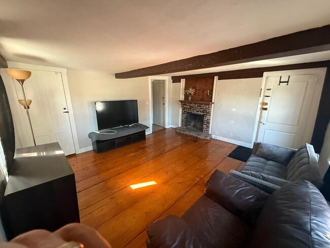Photo - 2 King St Unit #4