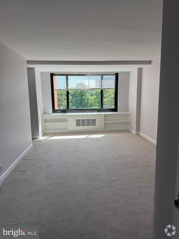 Building Photo - 1011 Arlington Blvd Unit 732 Rental