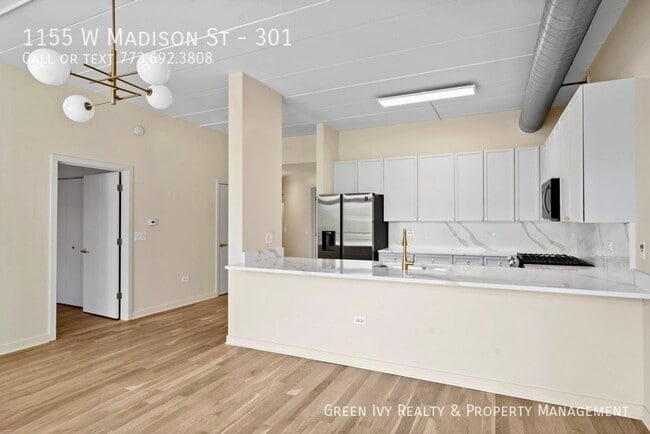 Photo - 1155 W Madison St Unidad 301