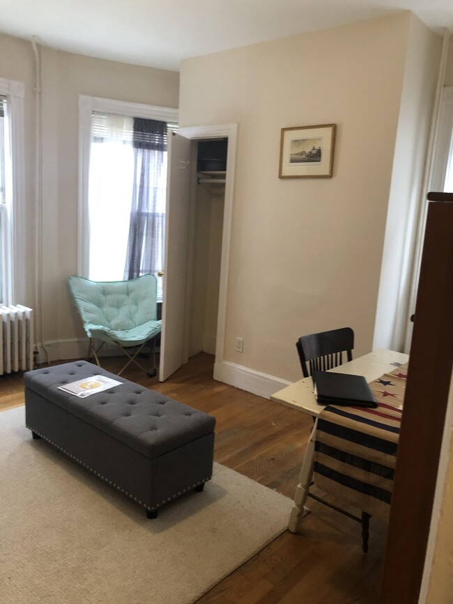 Building Photo - 37A Harvard St Unit 1 Rental