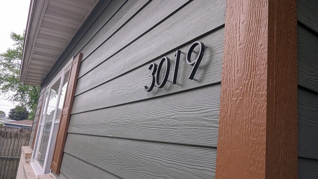 Everything updated in this 2-bedroom home! - Everything updated in this 2-bedroom home!
