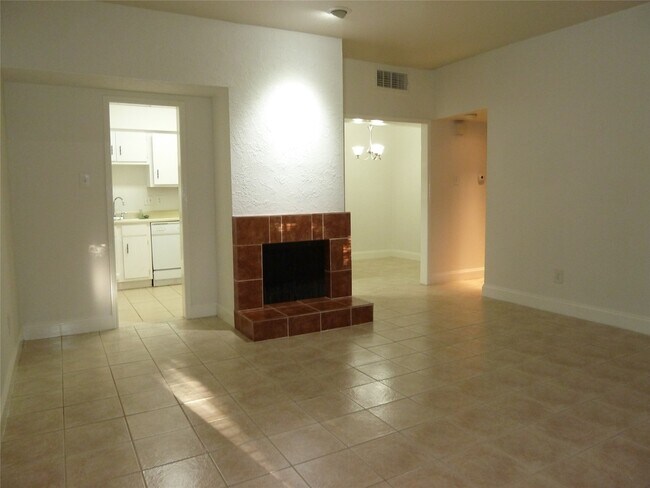 Photo - 2100 Tanglewilde St Unit 573