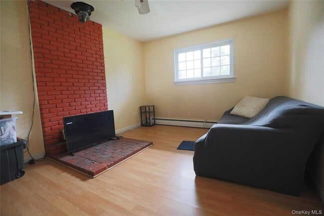 Photo - 19 Balin Ave
