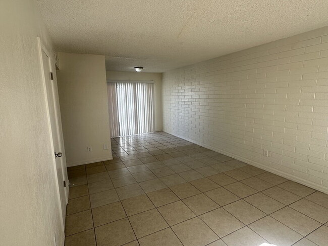 Photo - 7109 W Wolf St