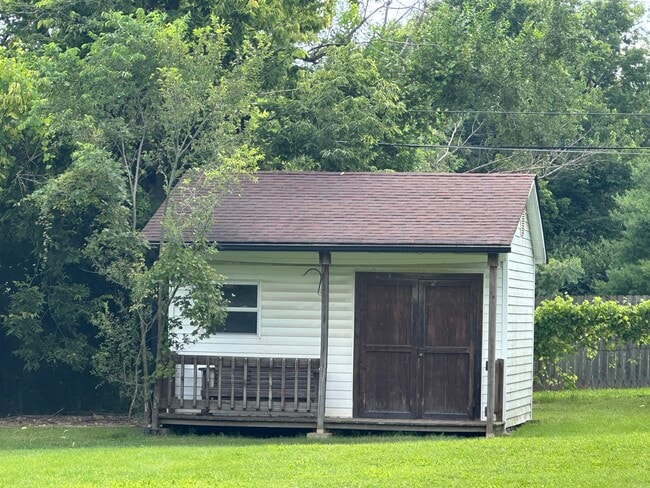 Photo - 1120 Bomar Ln