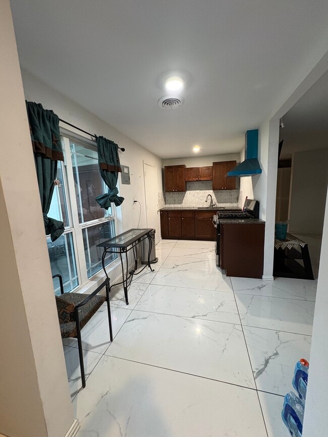 Photo - 3225 Schieffer Ave