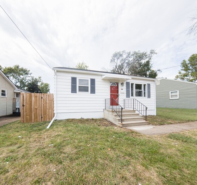 Photo - Updated 2 Bedroom 1 Bath with Large Backyard!