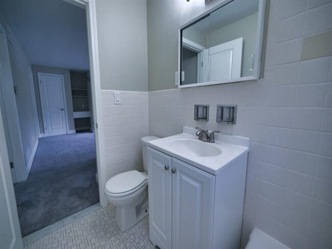 Photo - Village Green Court Apartments