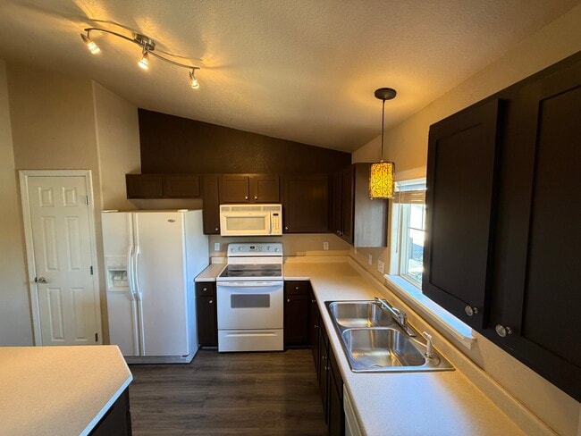 Photo - 7125 Ash Creek Hts Unit 204