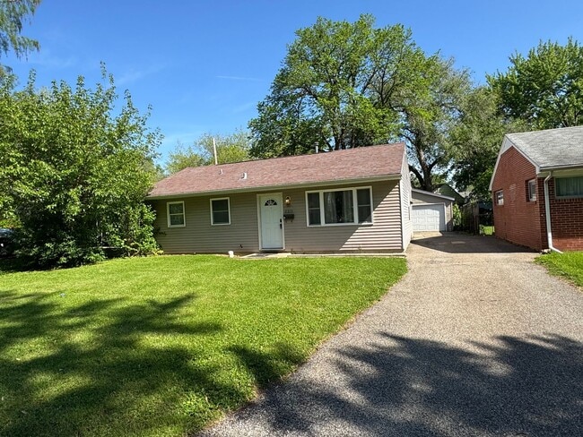 Take Me Home, Country Roads: Cozy 3 Bed, 1... - Take Me Home, Country Roads: Cozy 3 Bed, 1...