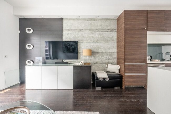 Building Photo - 4 Treford Pl Unit ID1345766P