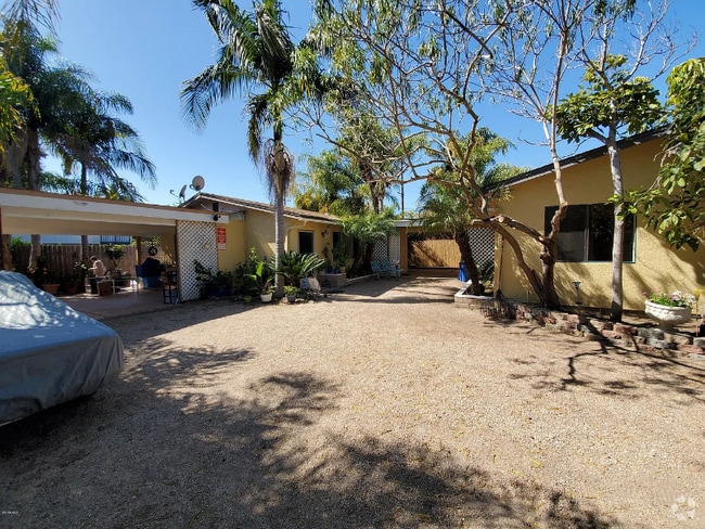 Building Photo - 1929 San Andres St Rental