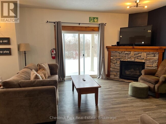 Photo - 170 Snowbridge Way