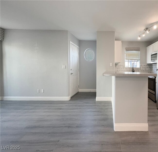 Building Photo - 2961 Juniper Hills Blvd Unit 103