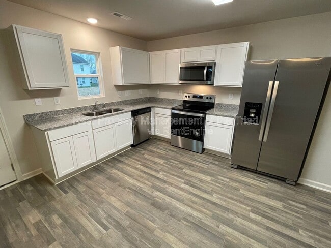 Photo - 3824 Miller Dr