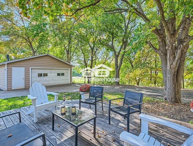 Photo - 5910 Tower St