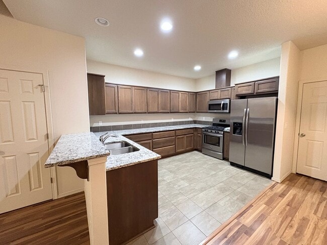 Photo - ONE MONTH FREE OF RENT!! Well Maintained, High Ceilings, Bonus Room, Great Location!