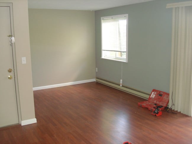 Photo - Country Set Apartments