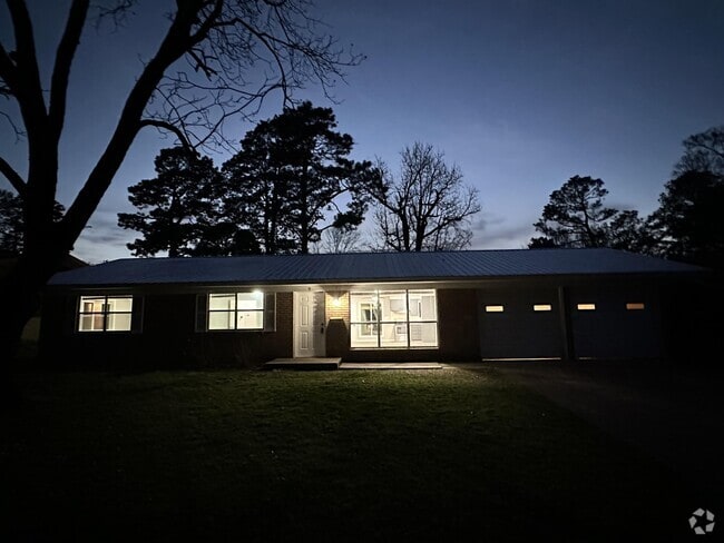 Building Photo - 7 Stanford Dr Rental