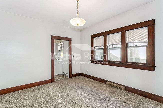 Photo - Newton house available for rent!