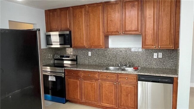 Photo - 163 SW 5th St