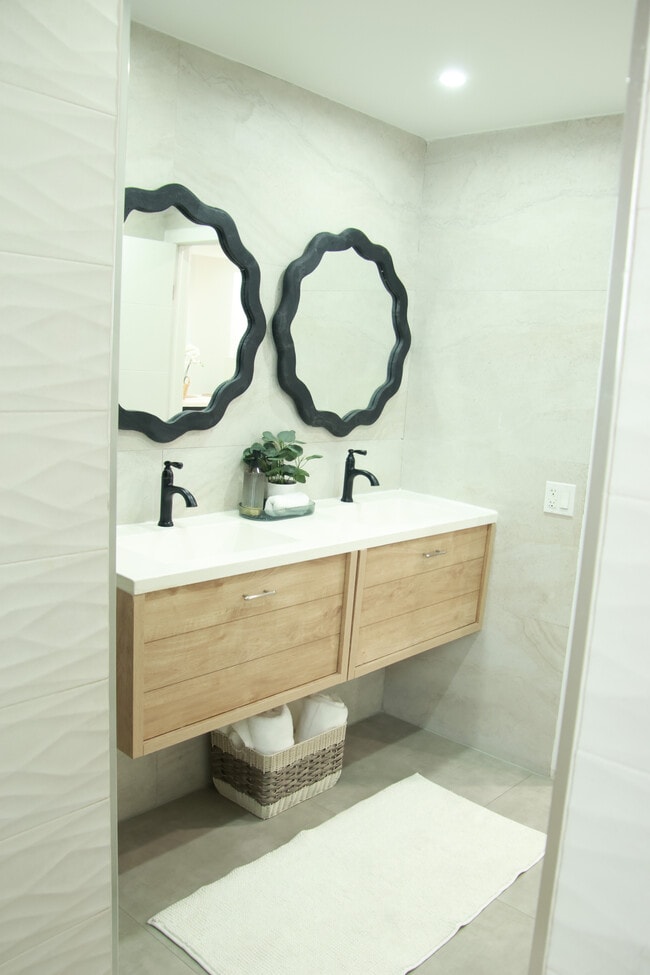 Photo - 920 SW 4th Ave