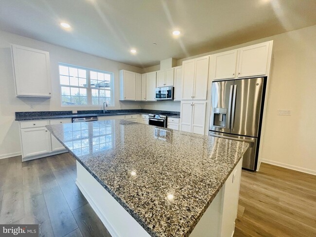 Photo - 202 Thompson Dr Townhome